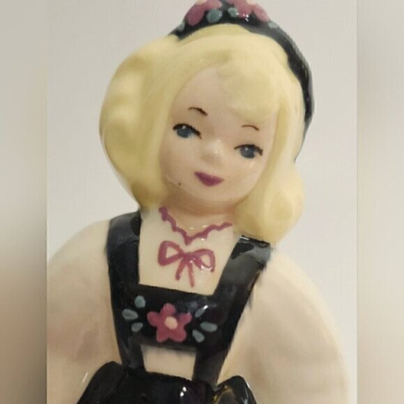 Vintage Squire Ceramics Figurine Girl with Doll – Zaida – California Pottery - Picture 7 of 15